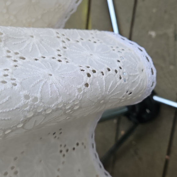 Maggy London White Lace Midi Dress - Picture 4 of 8